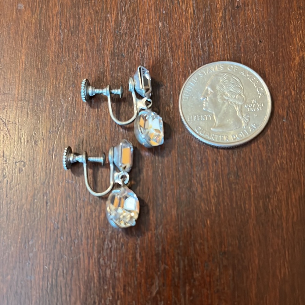 Vintage rhinestone earrings with twist backs - Picture 3 of 3